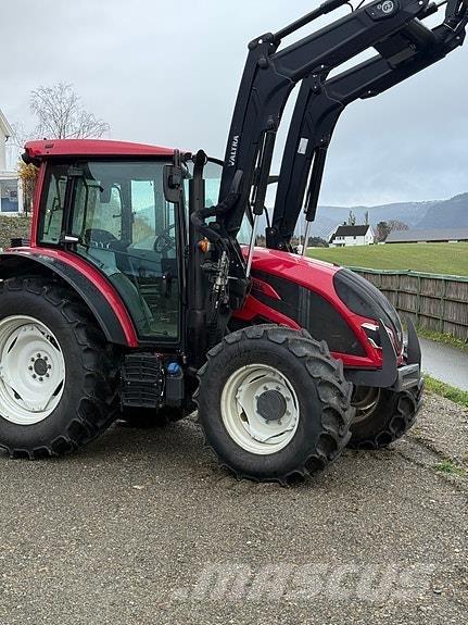Valtra A95 الجرارات