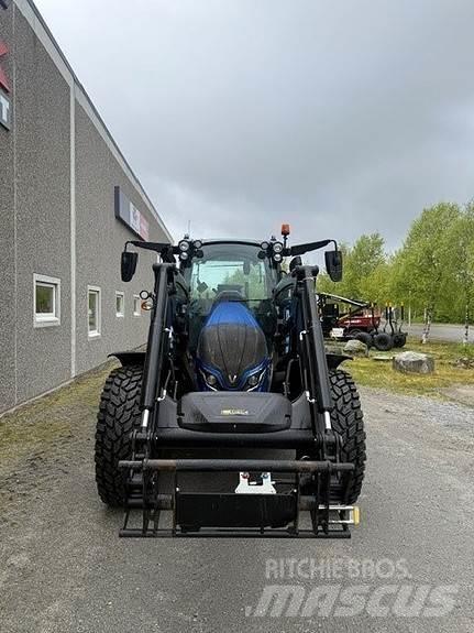 Valtra G 135 A الجرارات
