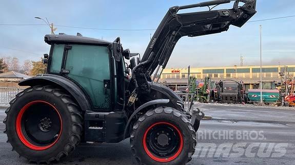 Valtra G135 الجرارات