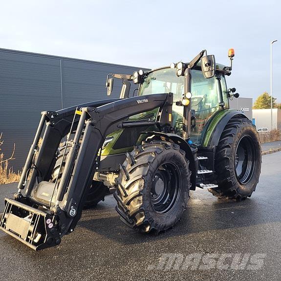Valtra G135 Active الجرارات