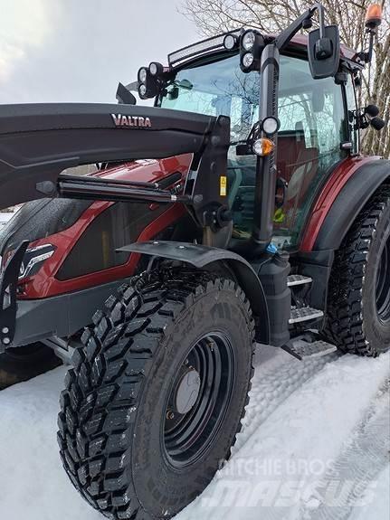 Valtra G135 Aktive الجرارات