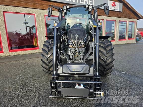 Valtra G135 Versu الجرارات
