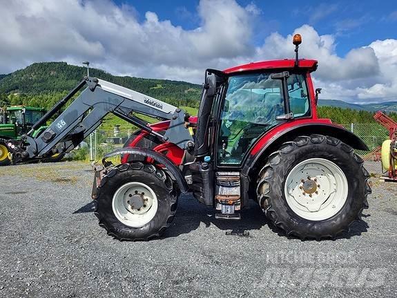 Valtra N 104 H5 الجرارات