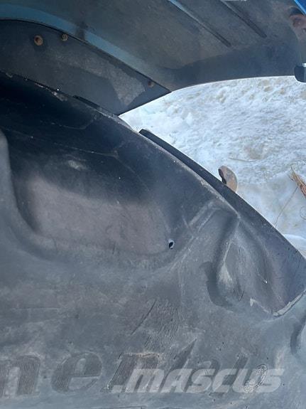 Valtra N-142 D الجرارات