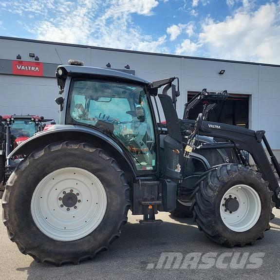Valtra N104H5 الجرارات