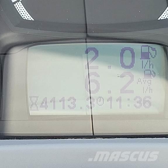 Valtra N104H5 الجرارات