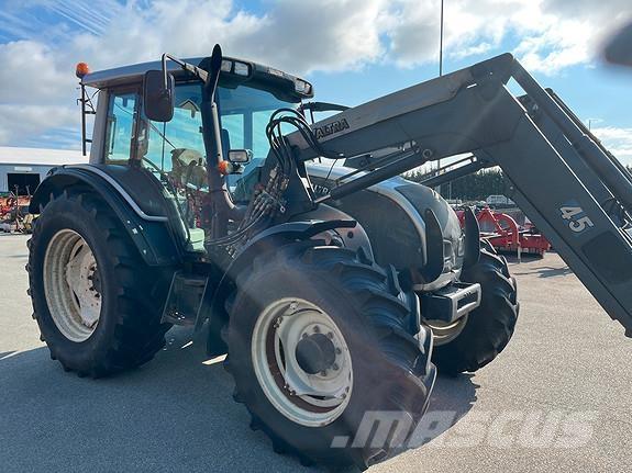 Valtra N111 الجرارات
