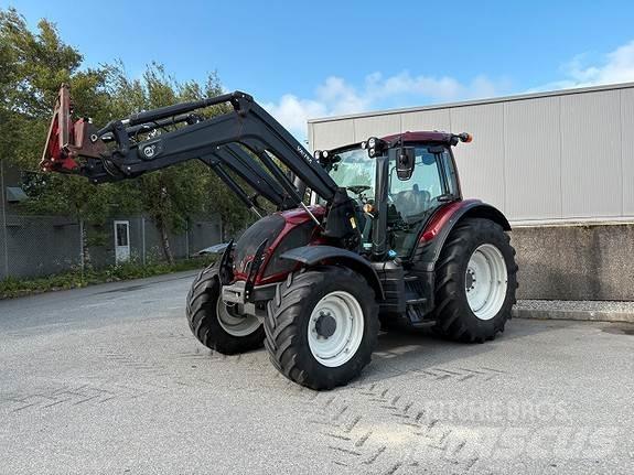 Valtra N114 الجرارات
