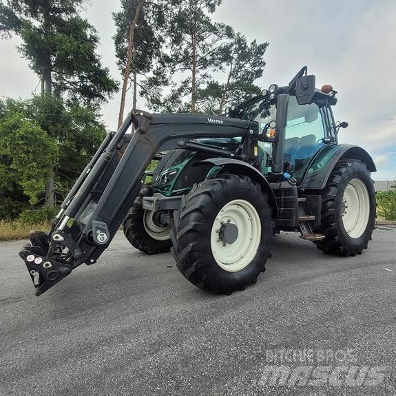 Valtra N114 الجرارات