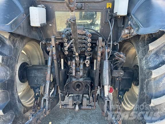 Valtra N121A الجرارات