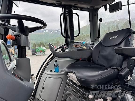 Valtra N122 الجرارات