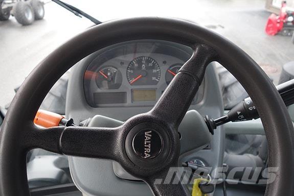 Valtra N123 H5 الجرارات