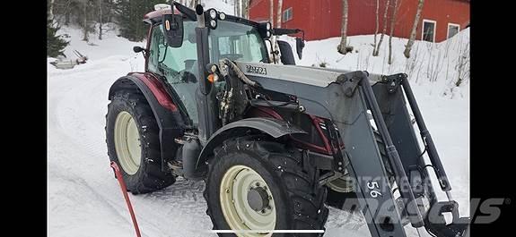 Valtra N134D الجرارات