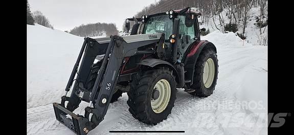 Valtra N134D الجرارات