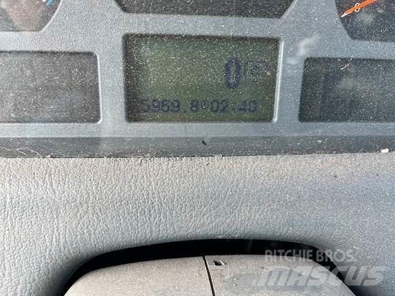 Valtra N142 D الجرارات