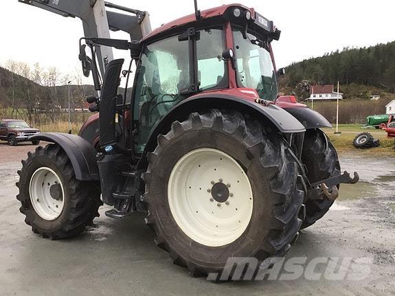 Valtra N154D الجرارات