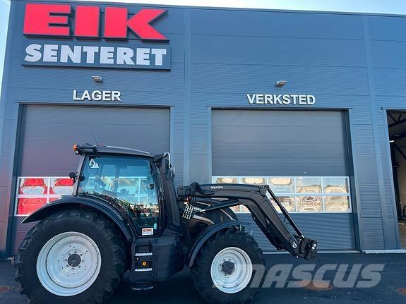 Valtra N155EH الجرارات