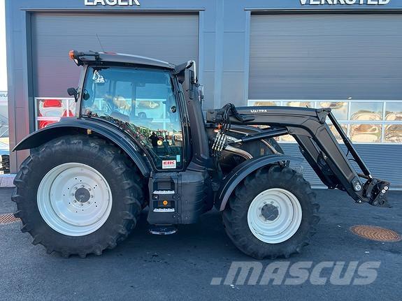 Valtra N155EH الجرارات