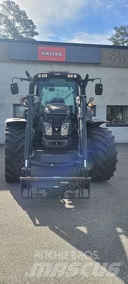 Valtra N163 الجرارات