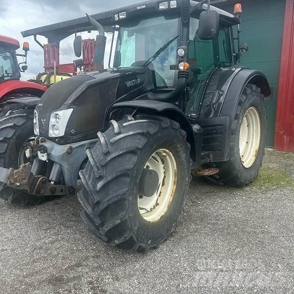 Valtra N163 Direct الجرارات