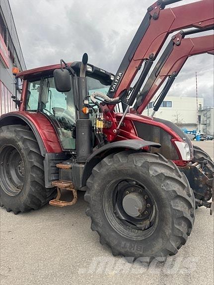 Valtra N163D الجرارات
