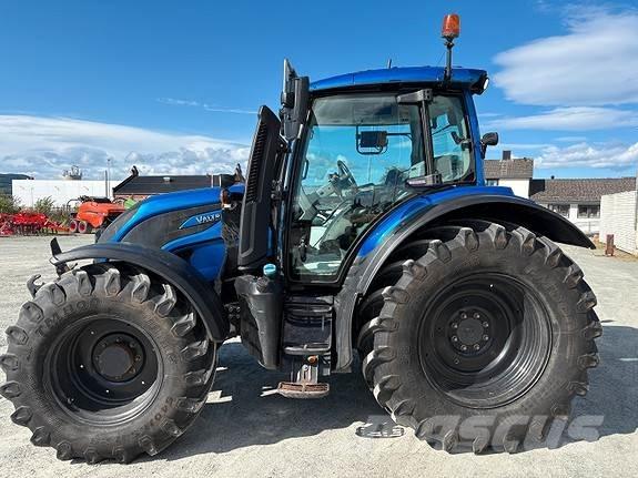 Valtra N174 Direct الجرارات