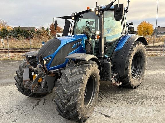 Valtra N174 Direct الجرارات