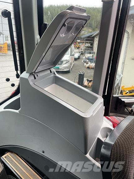 Valtra N174 Versu الجرارات