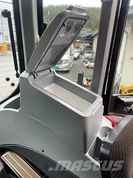 Valtra N174 Versu الجرارات