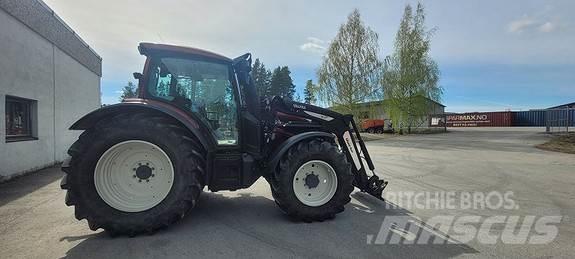 Valtra N174D الجرارات