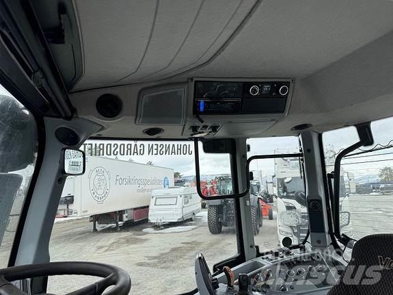 Valtra N174D الجرارات