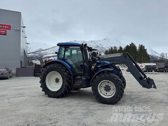 Valtra N174D الجرارات