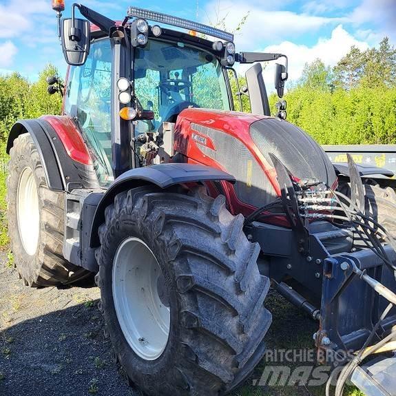 Valtra N174D الجرارات