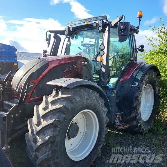 Valtra N174D الجرارات