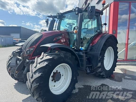 Valtra N174D الجرارات