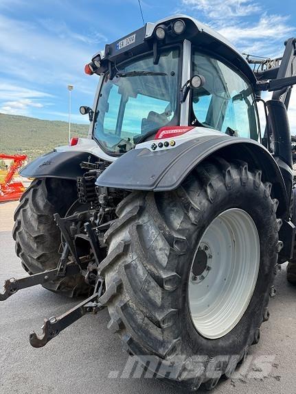 Valtra N174D الجرارات