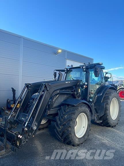 Valtra N174D الجرارات
