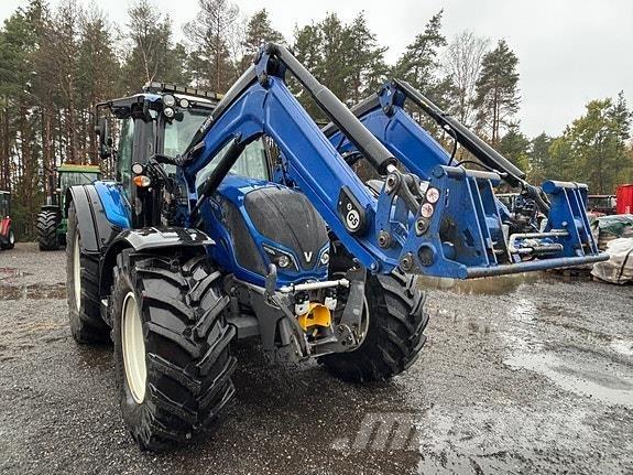Valtra N174D الجرارات