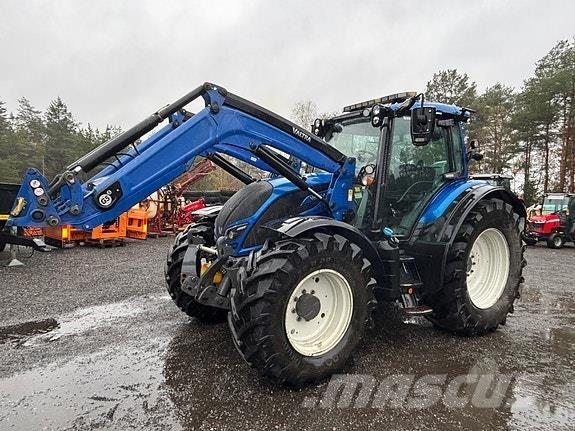 Valtra N174D الجرارات