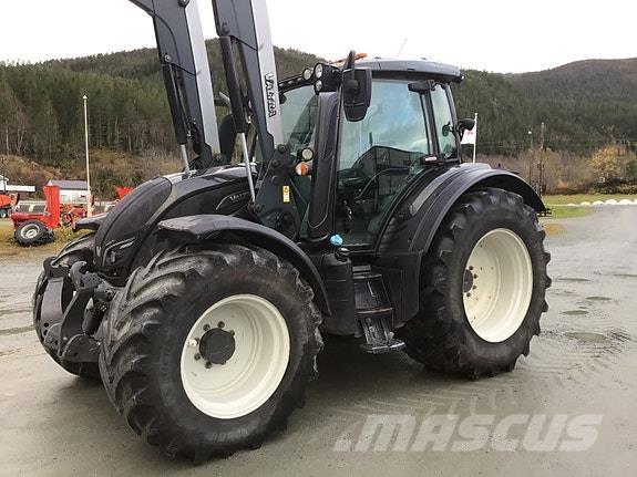 Valtra N174D الجرارات