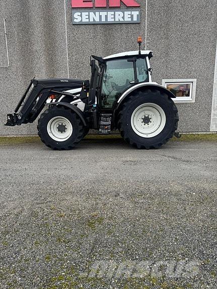 Valtra N174D الجرارات