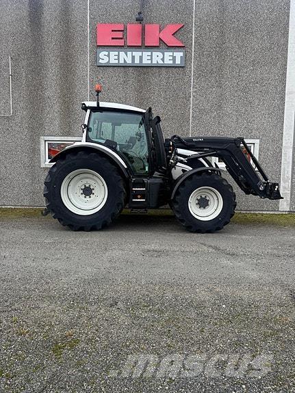 Valtra N174D الجرارات