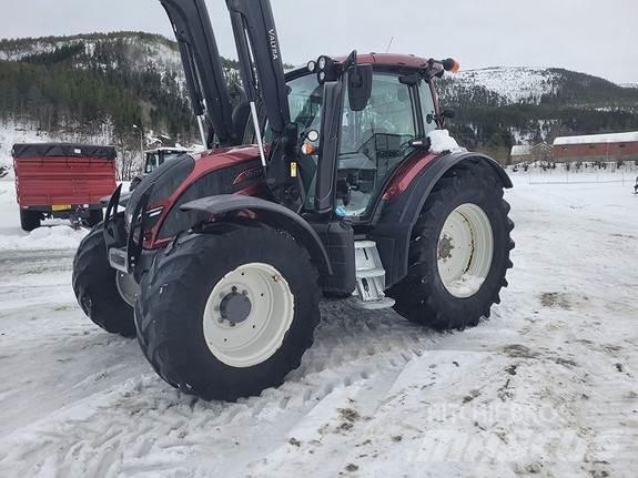 Valtra N174H الجرارات