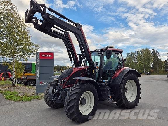 Valtra N174V الجرارات
