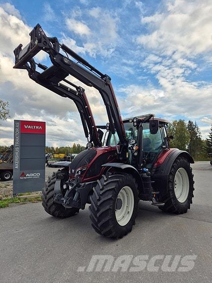 Valtra N174V الجرارات