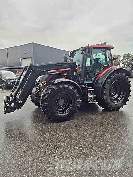 Valtra N175 الجرارات