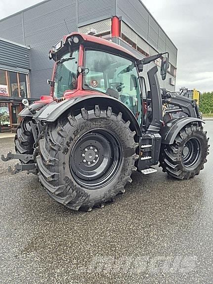 Valtra N175 الجرارات