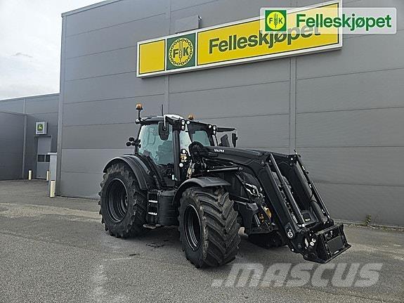 Valtra N175 الجرارات