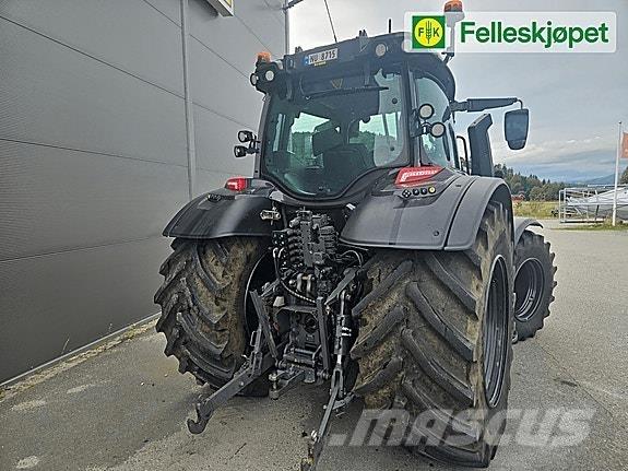 Valtra N175 الجرارات