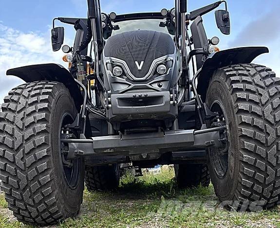Valtra N175 Direct الجرارات